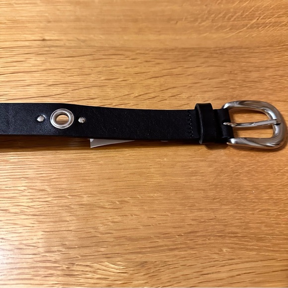 Leather belt size S 27” around your waist with the solid metal buckle - Picture 9 of 9